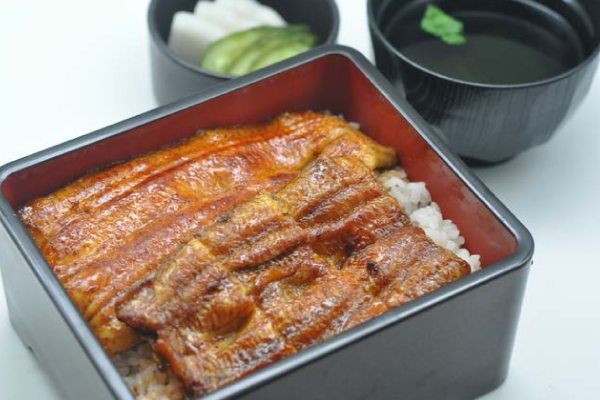 東と西のうな重