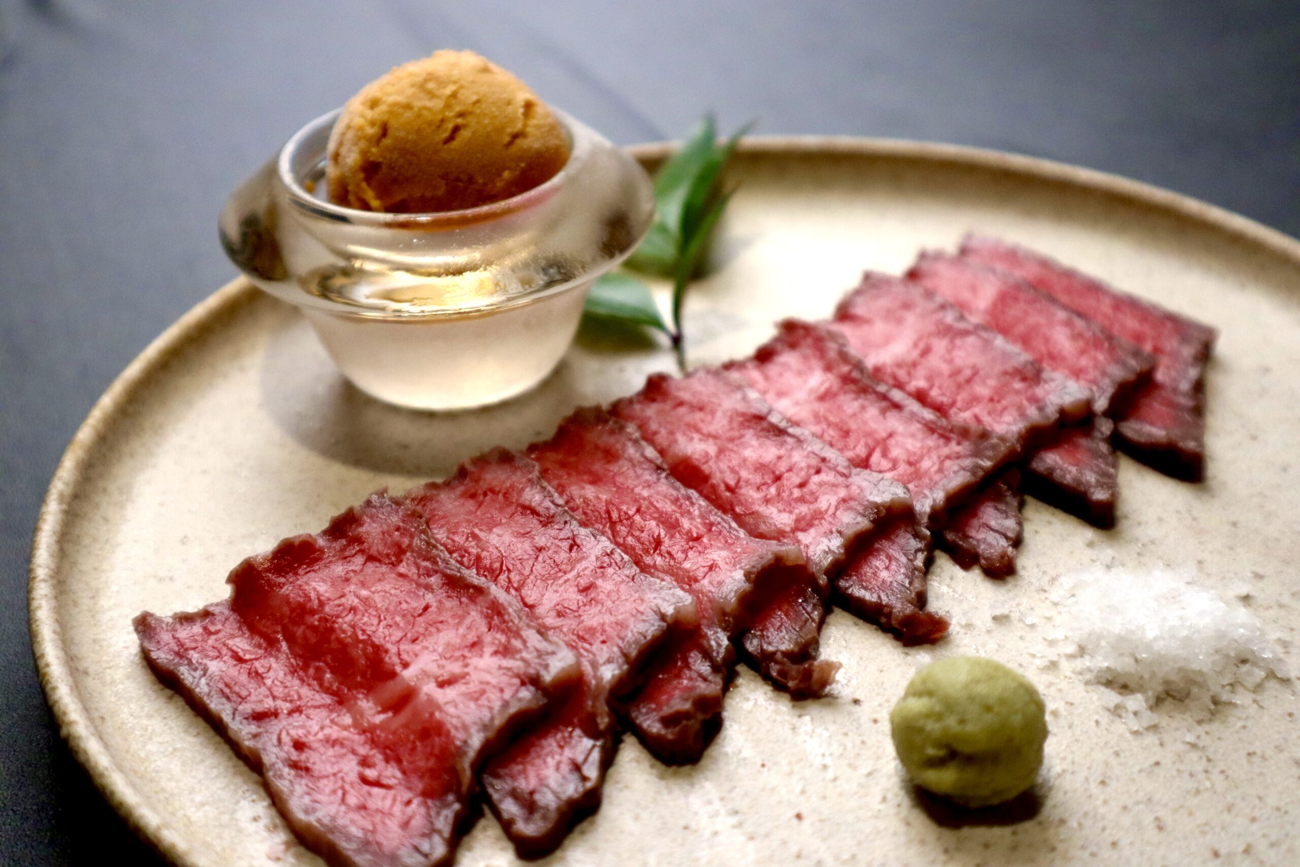 昆布〆A5黒毛和牛のローストビーフ