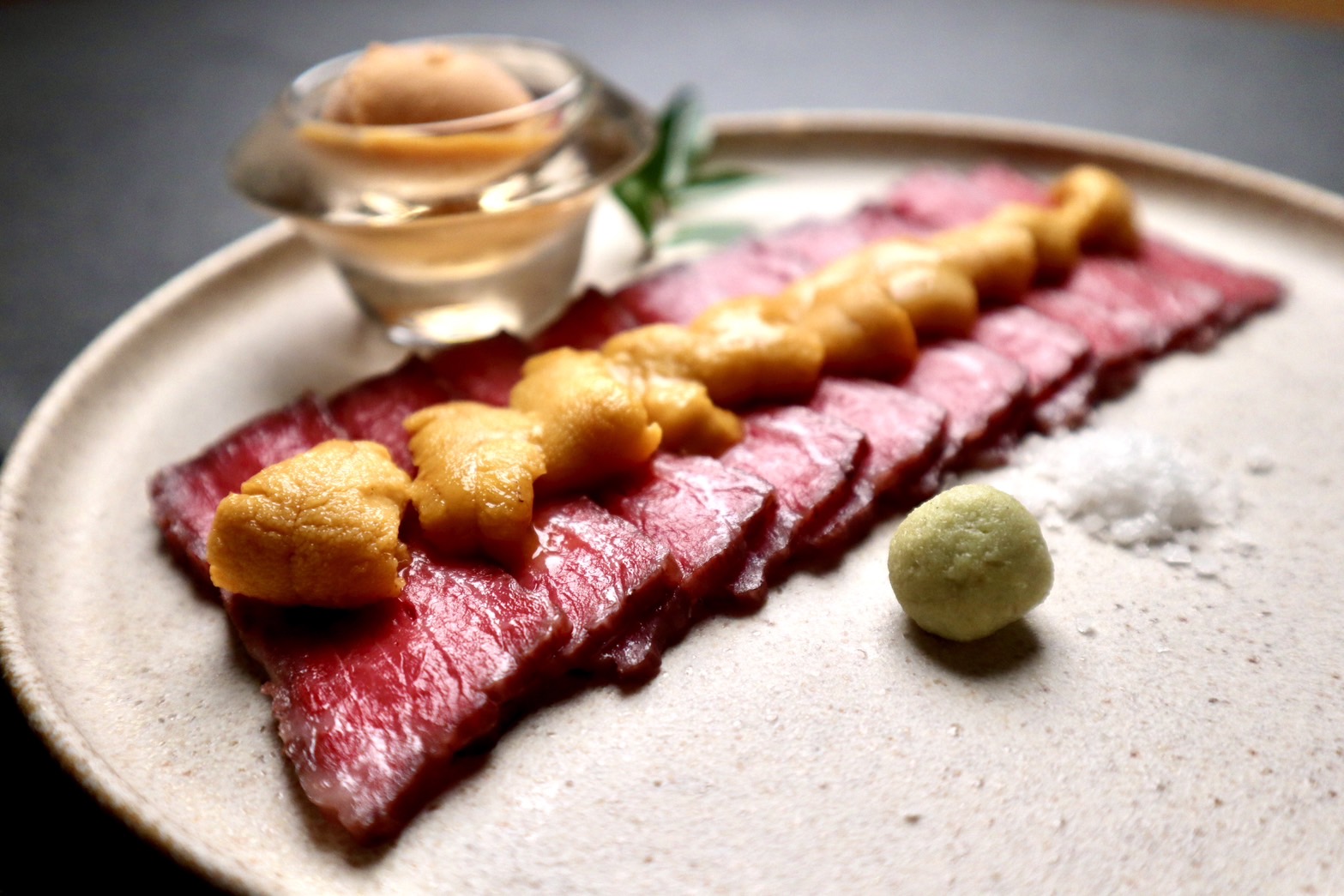 雲丹と昆布〆A5黒毛和牛のローストビーフ